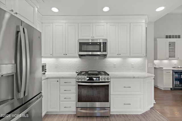 4 E Goldsborough Avenue, Long Beach Twp, NJ 08008