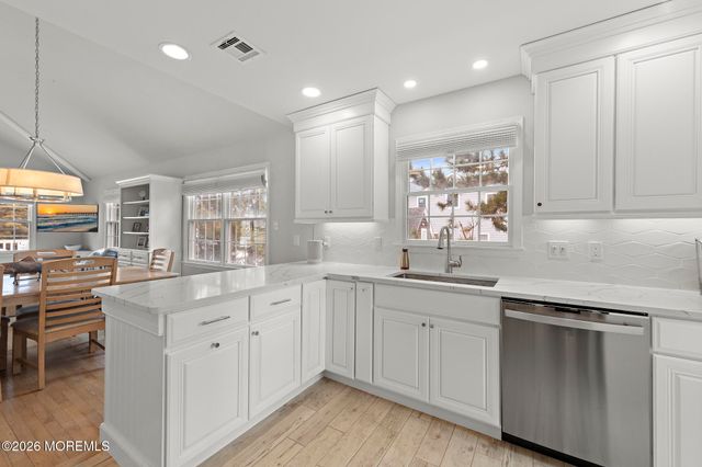 4 E Goldsborough Avenue, Long Beach Twp, NJ 08008