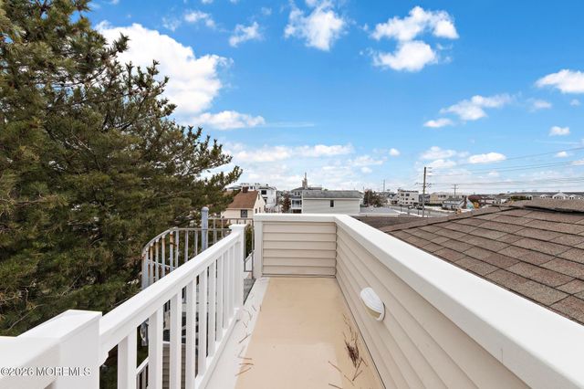 4 E Goldsborough Avenue, Long Beach Twp, NJ 08008