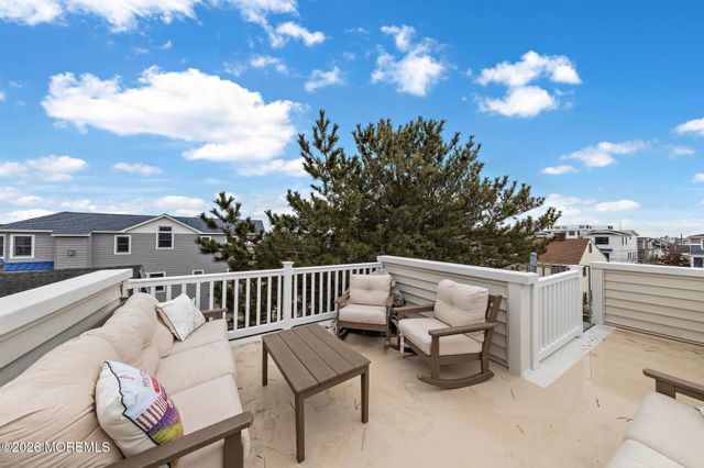 4 E Goldsborough Avenue, Long Beach Twp, NJ 08008