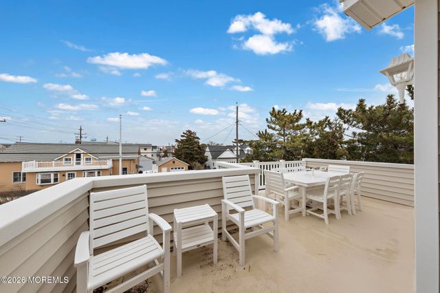 4 E Goldsborough Avenue, Long Beach Twp, NJ 08008