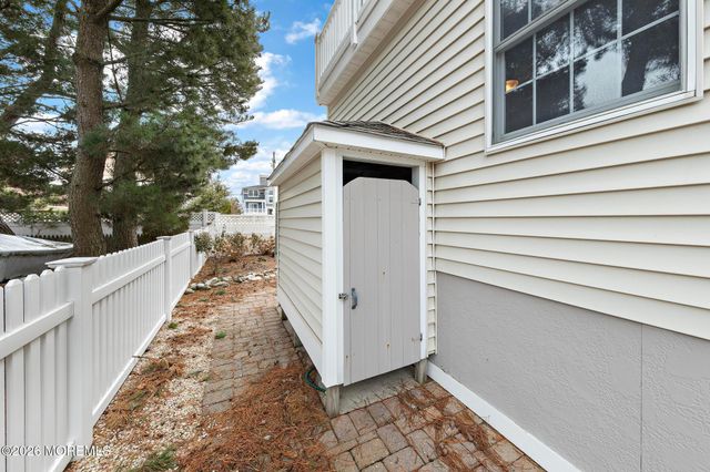 4 E Goldsborough Avenue, Long Beach Twp, NJ 08008