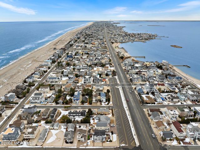 4 E Goldsborough Avenue, Long Beach Twp, NJ 08008