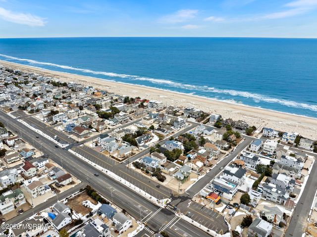 4 E Goldsborough Avenue, Long Beach Twp, NJ 08008