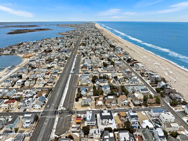 4 E Goldsborough Avenue, Long Beach Twp, NJ 08008