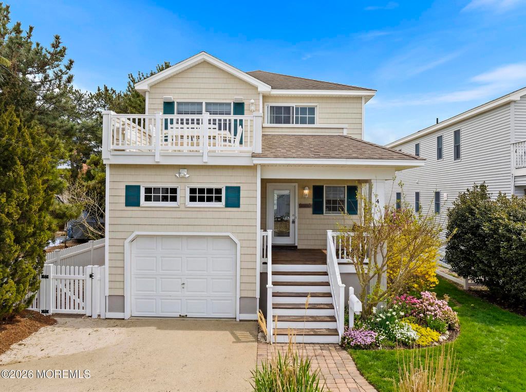 4 E Goldsborough Avenue, Long Beach Twp, NJ 08008