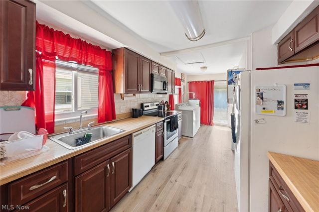 4122 W 145th Street, Cleveland, OH 44135