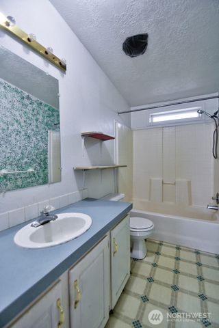 7 W Hotdog Lane, Elma, WA 98541