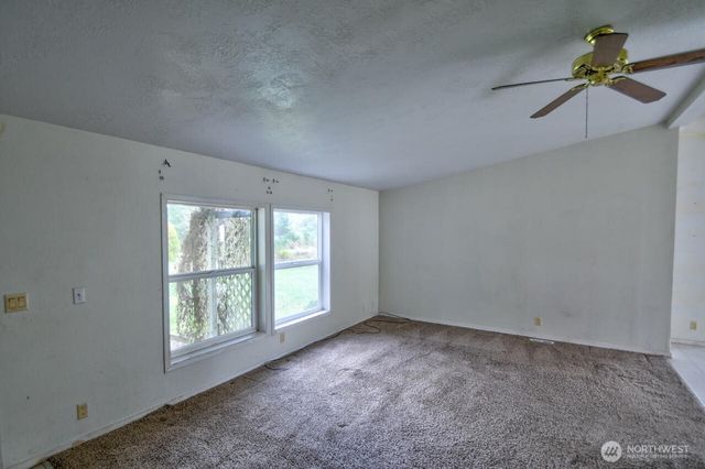 7 W Hotdog Lane, Elma, WA 98541