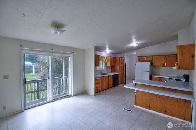 7 W Hotdog Lane, Elma, WA 98541