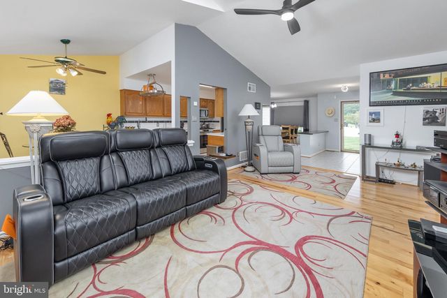 14 E GATE DR, Sicklerville, NJ 08081