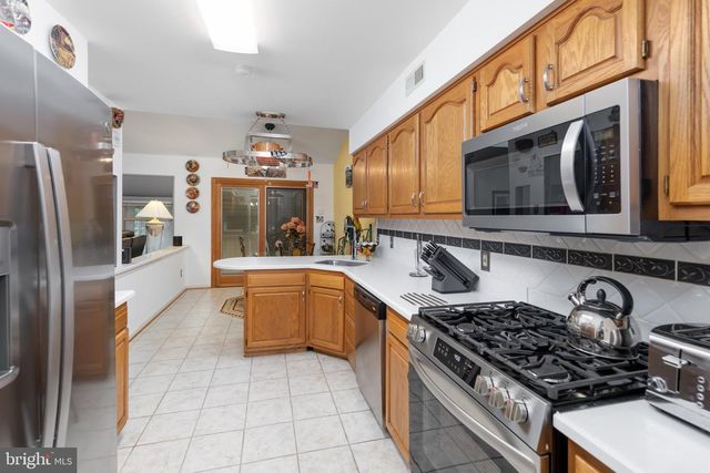 14 E GATE DR, Sicklerville, NJ 08081