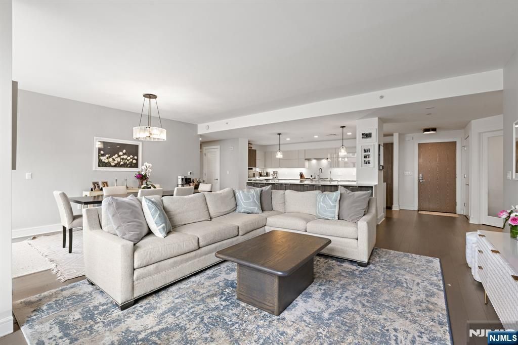 9 Ave At Port Imperial 1003, West New York, NJ 07093