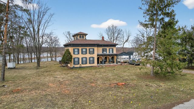 4466 Mill Street, Columbiaville Village, MI 48421