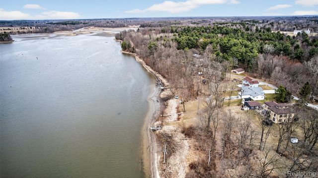 4466 Mill Street, Columbiaville Village, MI 48421