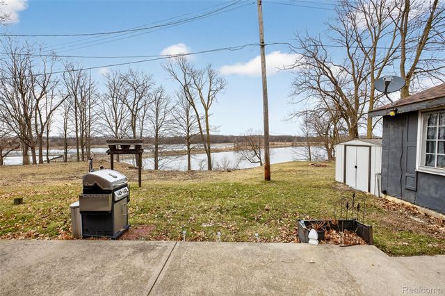 4466 Mill Street, Columbiaville Village, MI 48421