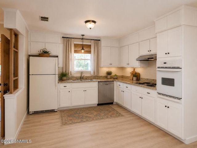 1005 Ellendale Drive, Las Cruces, NM 88005