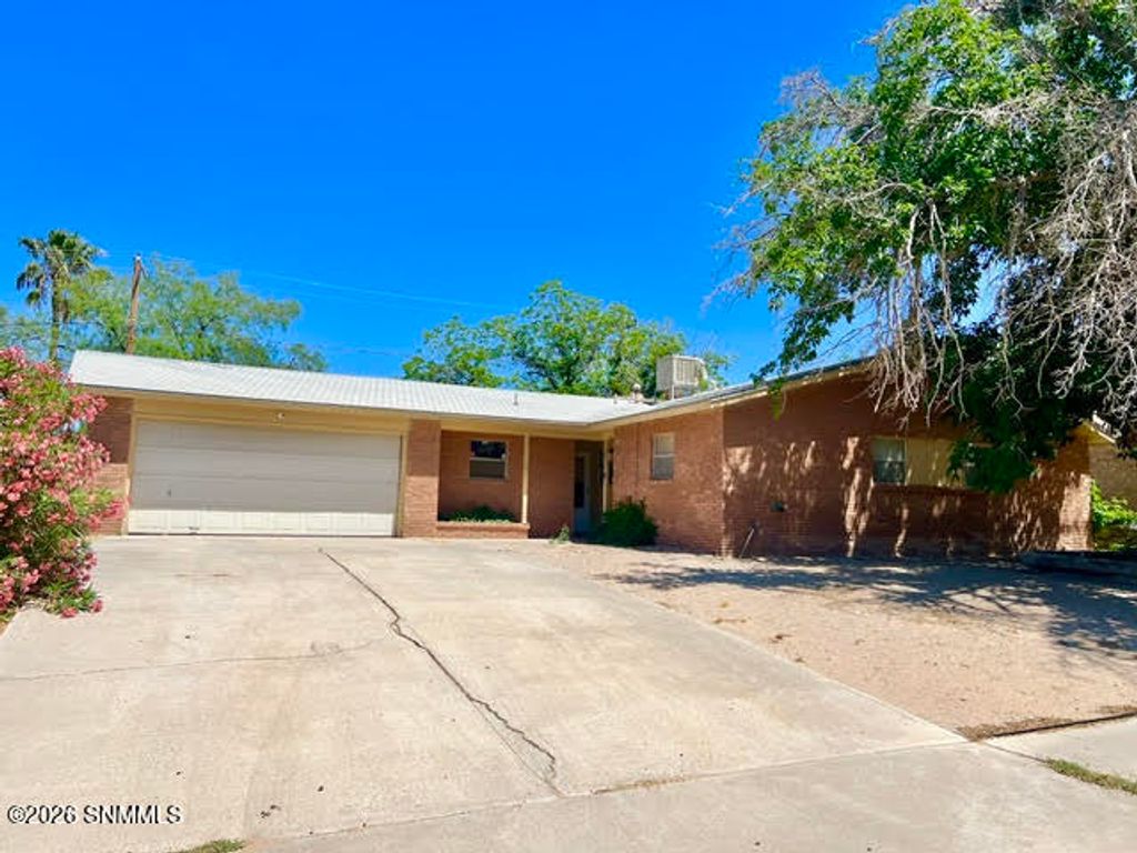 1005 Ellendale Drive, Las Cruces, NM 88005
