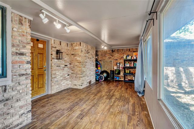 801 Waynelee Drive, Lancaster, TX 75146