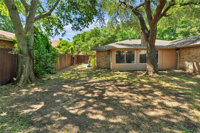 801 Waynelee Drive, Lancaster, TX 75146