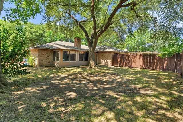 801 Waynelee Drive, Lancaster, TX 75146