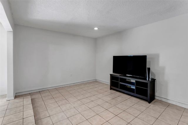 801 Waynelee Drive, Lancaster, TX 75146