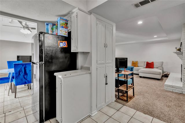 801 Waynelee Drive, Lancaster, TX 75146