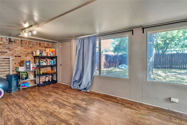801 Waynelee Drive, Lancaster, TX 75146