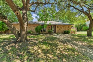 801 Waynelee Drive, Lancaster, TX 75146