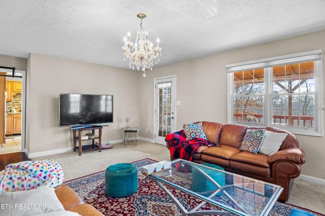 8946 Maple Ridge Lane, Knoxville, TN 37923