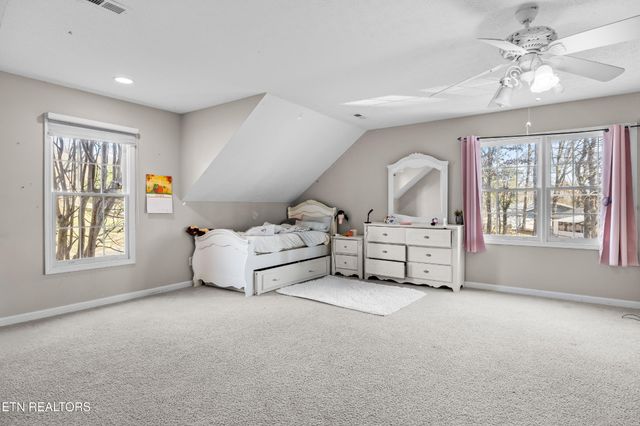 8946 Maple Ridge Lane, Knoxville, TN 37923