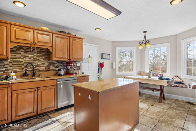 8946 Maple Ridge Lane, Knoxville, TN 37923