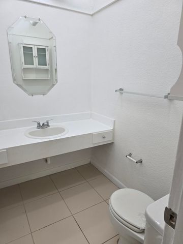 770 SE 2nd Avenue, Deerfield Beach, FL 33441