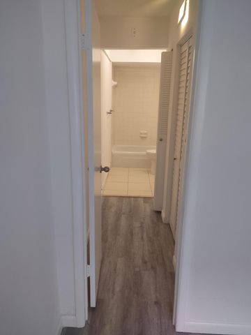 770 SE 2nd Avenue, Deerfield Beach, FL 33441