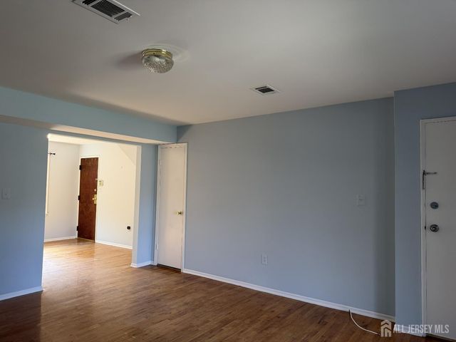 1105 N Oaks Boulevard, North Brunswick, NJ 08902