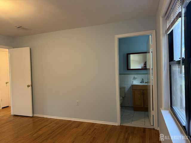 1105 N Oaks Boulevard, North Brunswick, NJ 08902