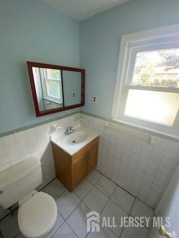 1105 N Oaks Boulevard, North Brunswick, NJ 08902