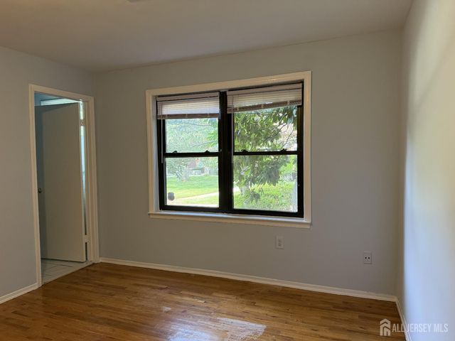 1105 N Oaks Boulevard, North Brunswick, NJ 08902
