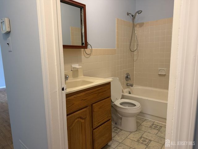 1105 N Oaks Boulevard, North Brunswick, NJ 08902