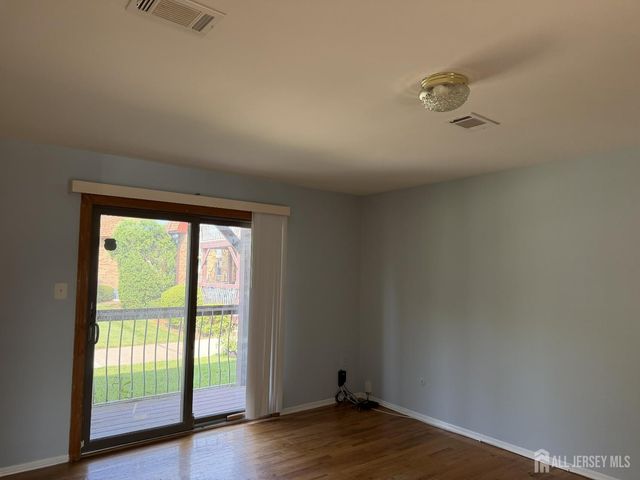 1105 N Oaks Boulevard, North Brunswick, NJ 08902