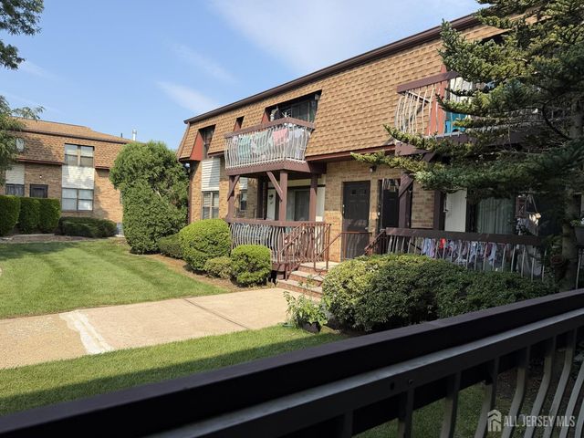 1105 N Oaks Boulevard, North Brunswick, NJ 08902