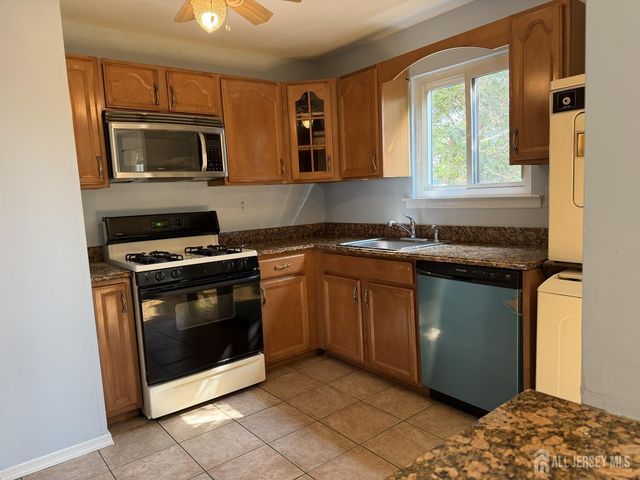 1105 N Oaks Boulevard, North Brunswick, NJ 08902