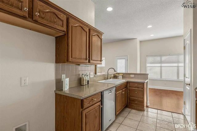 6 TWELVE OAKS COURT, Wichita Falls, TX 76310