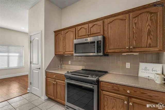 6 TWELVE OAKS COURT, Wichita Falls, TX 76310