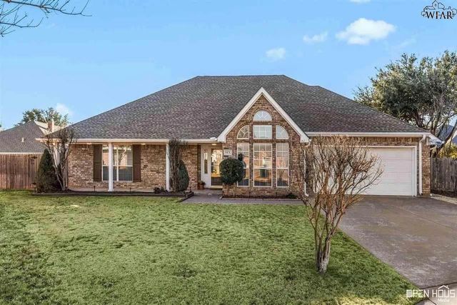 6 TWELVE OAKS COURT, Wichita Falls, TX 76310