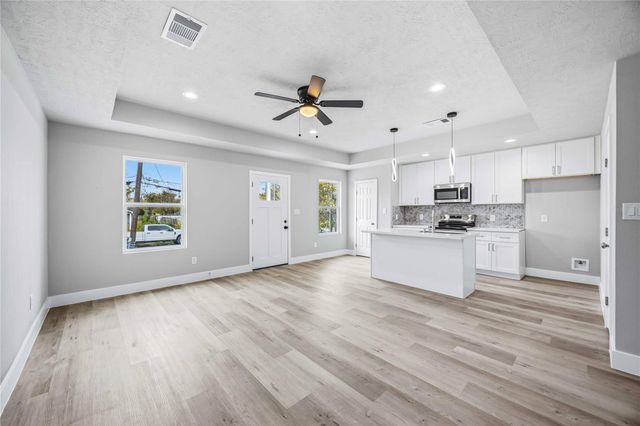 8512 Farqueson Street, Houston, TX 77029