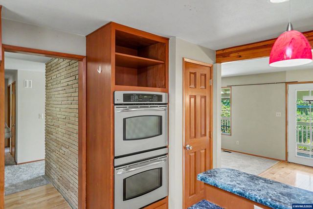 2626 NW Linnan Cir, Corvallis, OR 97330