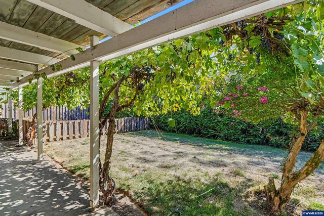 2626 NW Linnan Cir, Corvallis, OR 97330