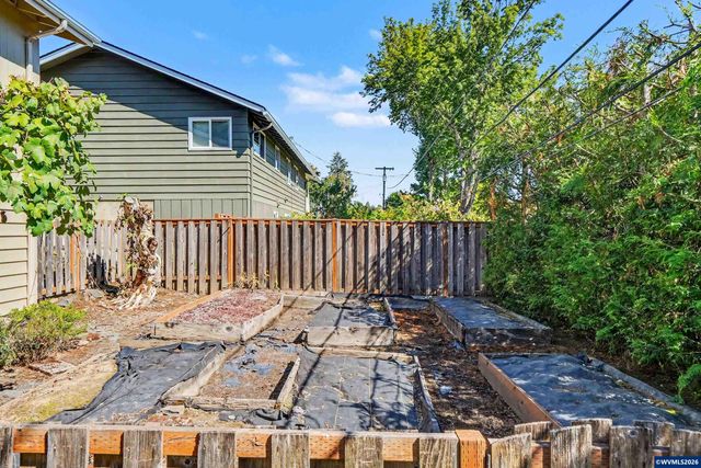 2626 NW Linnan Cir, Corvallis, OR 97330