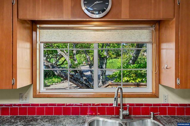 2626 NW Linnan Cir, Corvallis, OR 97330